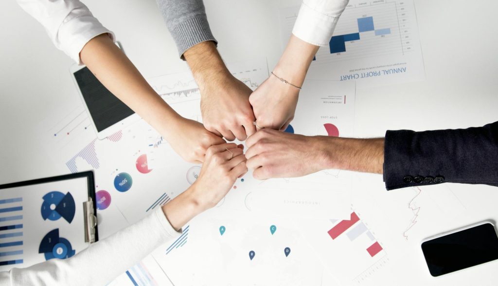 Maqmun Software - Beneficios soluciones de software a la medida para empresa