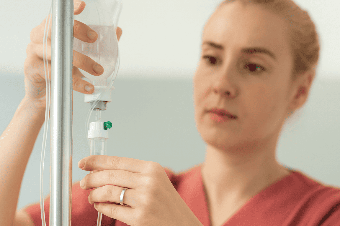 Atención profesional en Colocación y Manejo de Sondas a Domicilio. Seguridad, experiencia y cuidados integrales con MAQMUN Médica