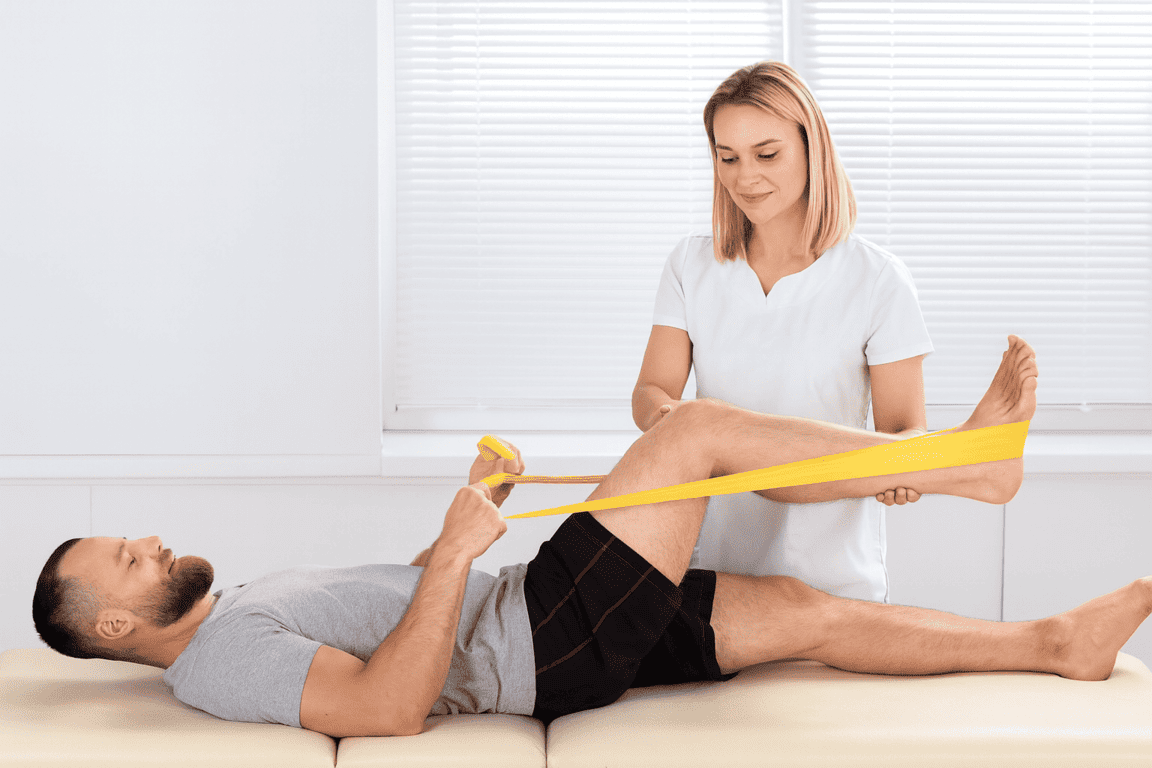 Rehabilitación y Ejercicios Terapéuticos Supervisados a Domicilio con MAQMUN Médica. Masajes linfáticos y terapéuticos realizados por personal de enfermeri